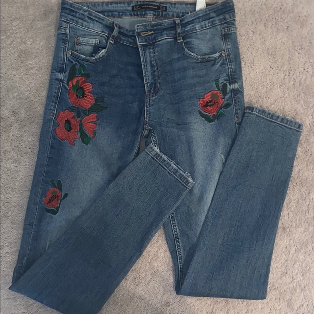 ZARA FLORAL EMBROIDERED JEANS!